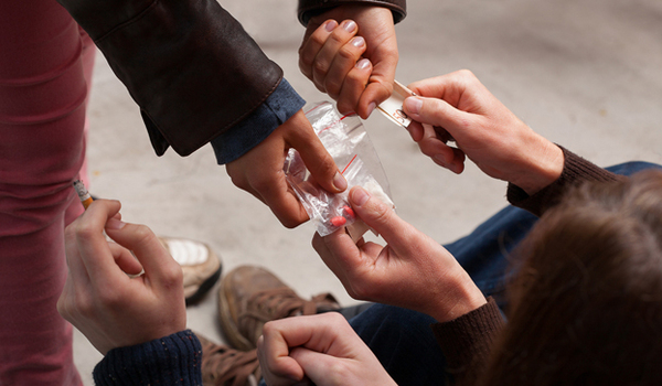 Solicitan informes a varias instituciones sobre emergencia por consumo de drogas - ADN Digital