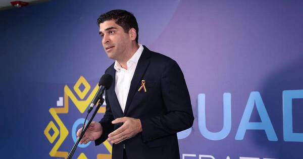 La Nación / Presidenciable ecuatoriano denuncia balacera mientras desayunaba