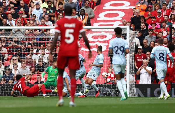 Versus / El Liverpool gana al Bournemouth con nuevo gol de Luis Díaz