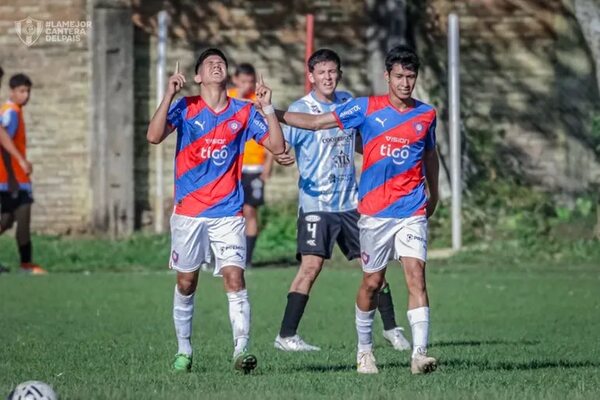 Formativas: Cartelera de la vigesimocuarta fecha - Fútbol - ABC Color