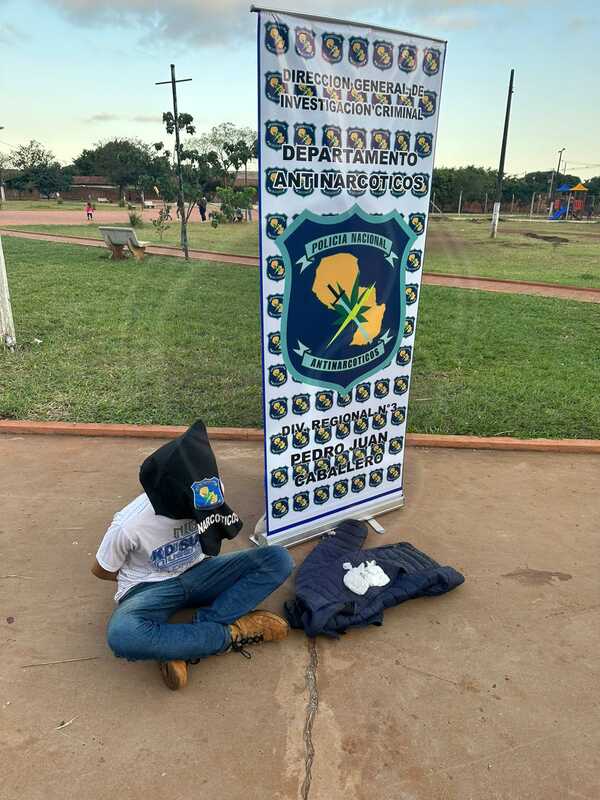 Joven detenido con gramos de cocaína en una plaza de Barrio Obrero