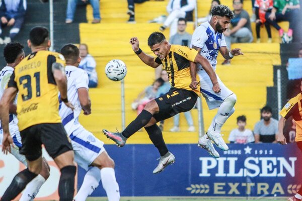 Ameliano logra victoria que consolida sus posiciones ante desteñido Guaraní - La Tribuna