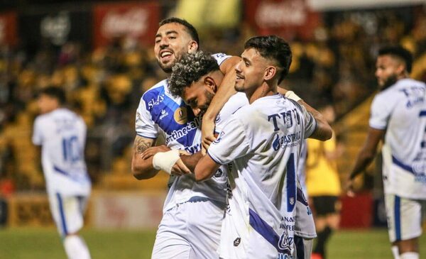 Versus / El Supercampeón Ameliano dio un cachetazo al alicaído Guaraní en Dos Bocas