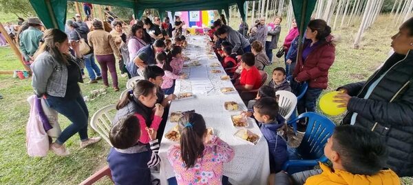 Productores agrícolas de San Juan Bautista festejan día del Niño en su comunidad - Nacionales - ABC Color