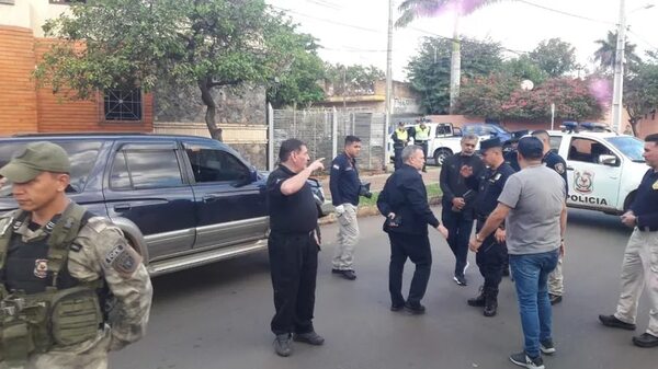Raptan a supuesto traficante y policías están bajo la lupa - Nacionales - ABC Color