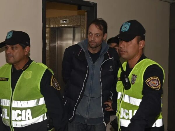 Piden revocar prisión de alemán que intentó atropellar Embajada de EE.UU. - Nacionales - ABC Color