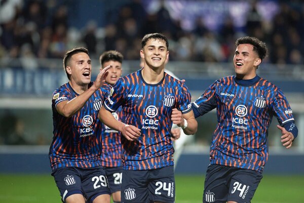 Versus / ¡La rompió! Talleres golea a Gimnasia con un Ramón Sosa descomunal