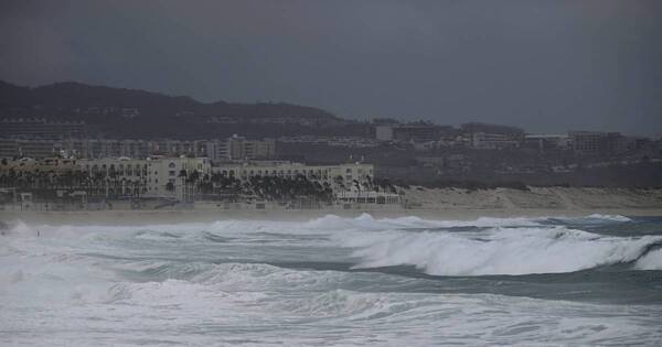 La Nación / Huracán Hilary deja fuertes lluvias en México en su camino hacia EEUU