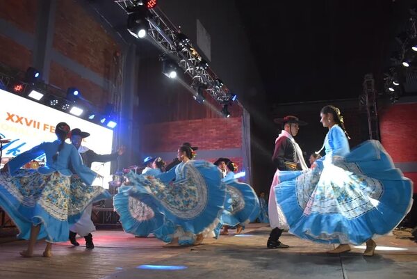 Festival Ykua Salas celebró 27 años con el arte y la tradición paraguaya - Nacionales - ABC Color