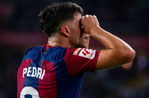Versus / Pedri salva al Barcelona frente al Cádiz