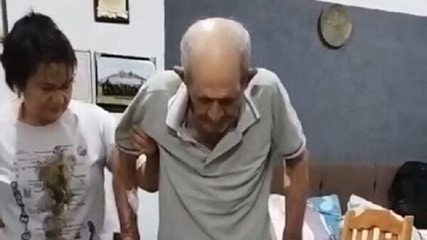 Anciano se somete a cirugía de cadera y 48 horas después da primeros pasos