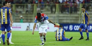 Versus / Grave error de Aguilar y golazo de Arzamendia