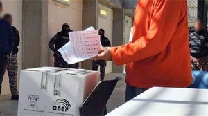 En medio de una escalada de violencia narco, Ecuador elige a su nuevo presidente - Informatepy.com