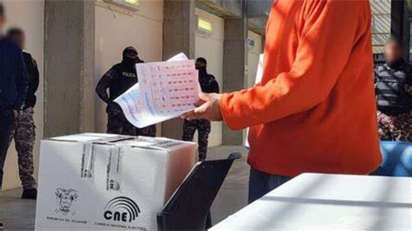 En medio de una escalada de violencia narco, Ecuador elige a su nuevo presidente - Informatepy.com
