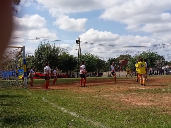 Campeonato de la LSLF: Las últimas campeonas iniciaron con una victoria » San Lorenzo PY