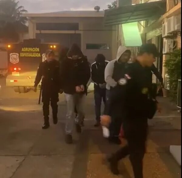 Policías imputados por secuestro se presentaron como agentes de Senad, según víctima - Policiales - ABC Color