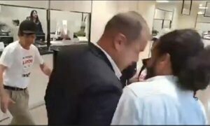 Denuncian agresión de Miguel Prieto en el Palacio de Justicia