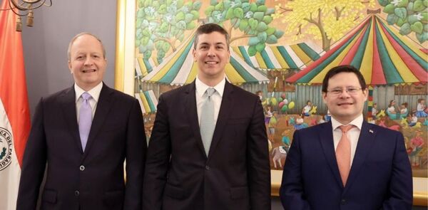 El Gobierno de Santiago Pe帽a crea divisi贸n de ingresos tributarios - Revista PLUS