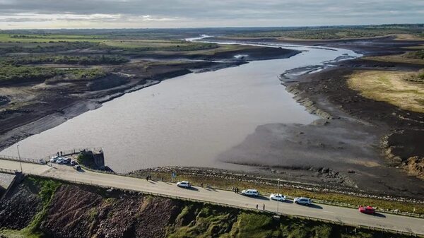 Alivio para los uruguayos: aumenta la reserva de agua dulce de Montevideo  - Mundo - ABC Color