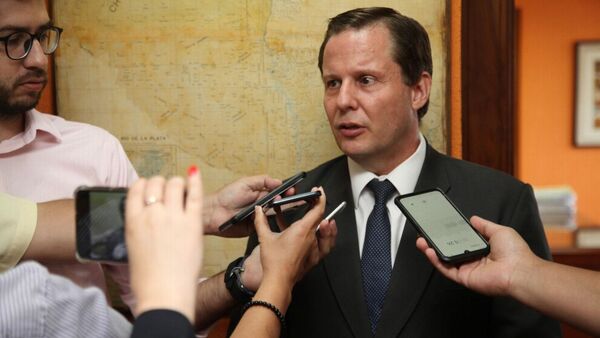 “Preocupa el bajo conocimiento técnico de los abogados”, advierte ministro de la Corte
