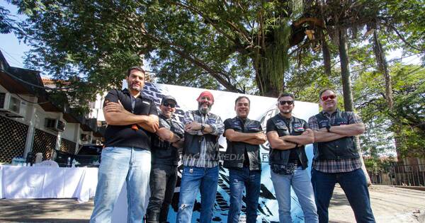 La Nación / Con un paseo en moto, exalumnos del San José reafirmaron la amistad - OJO Galería