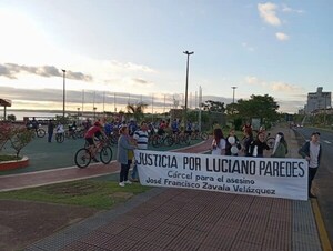 CICLISTAS PEDALEAN PARA EXIGIR SEGURIDAD VIAL Y JUSTICIA POR MUERTE DE JOVEN