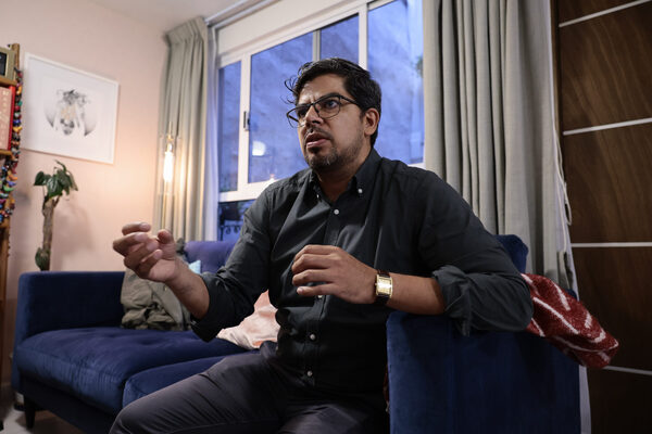 Julio Godínez: "Tengo que sentir para escribir" - MarketData