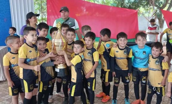 Academia Reyes de Ñemby es campeón de la Copa de Oro FENEFU - Polideportivo - ABC Color
