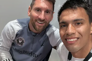 El Paraguayo Diego Gómez festejó campeonato con Messi - Noticiero Paraguay