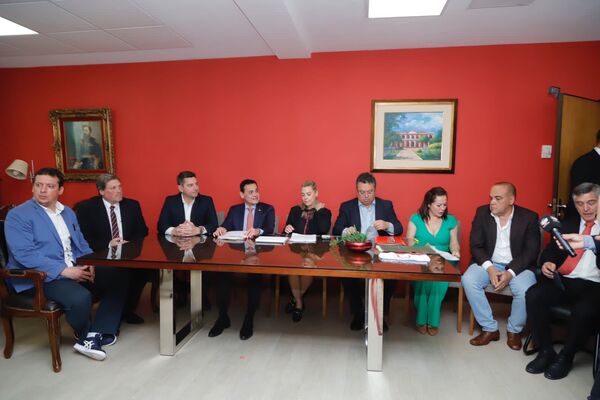 Honor Colorado desiste de la derogación del Convenio con la Unión Europea y buscará una adenda - El Trueno