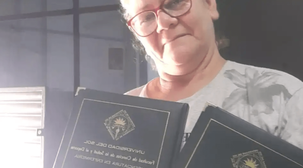 Empleada doméstica que se recibió de enfermera pide trabajo - Noticiero Paraguay