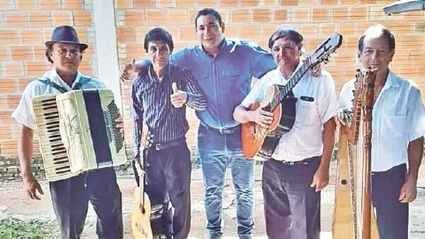 Carapegüeños llevan música folclórica a Brasil en breve gira