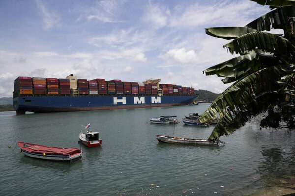 El Canal de Panamá informa que hay 134 buques en espera de tránsito por la sequía en su cuenca - MarketData