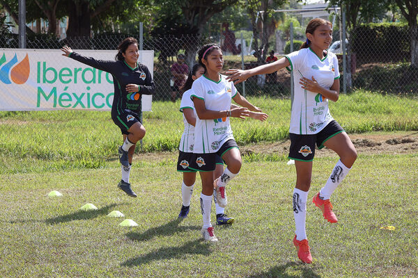 En la Huasteca de México la fiebre por el fútbol empieza entre las niñas - MarketData