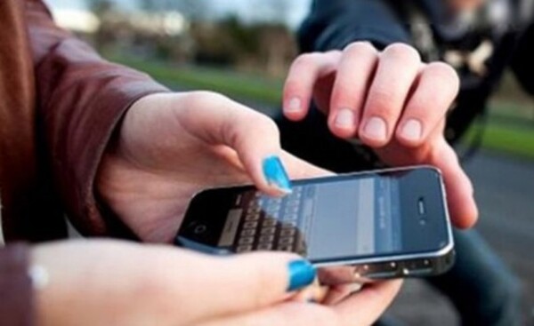 Imputan a ladrón que golpeó a una mujer para robarle su celular