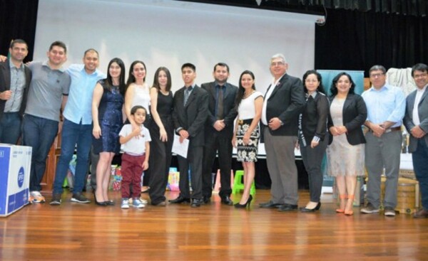 Premian a estudiantes ganadores de concurso de emprendedurismo