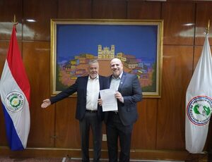 Carlos Morínigo promete más empatía con pacientes y luchar contra el drama de la falta de medicamentos