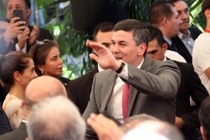 Santiago Peña designó a los nuevos presidentes del Indi y el Indert - Política - ABC Color