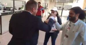 La Nación / Esa es la verdadera cara del intendente, dice activista agredido por Miguel Prieto