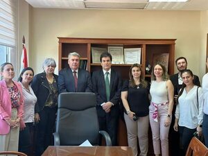 Estaciones de servicio: Vecinos se reúnen con ministro de la Corte, preocupados por proliferación sin control - Nacionales - ABC Color