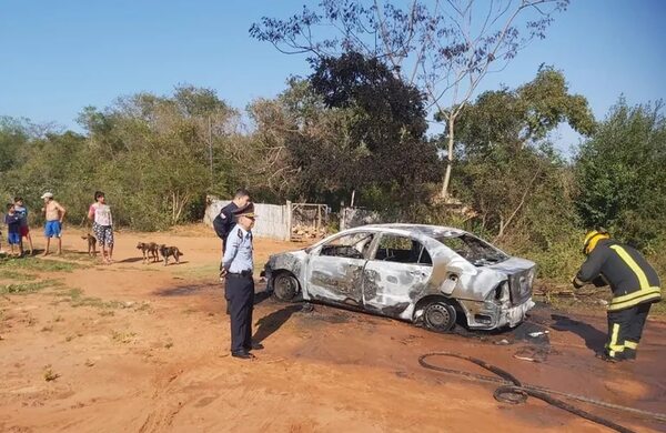 Robo de G. 40 millones y quema de vehículo en Caacupé - Policiales - ABC Color