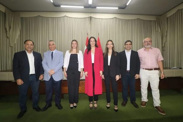MOPC: “No hay opción de falla” advierte Claudia Centurión a directores que designó - Economía - ABC Color