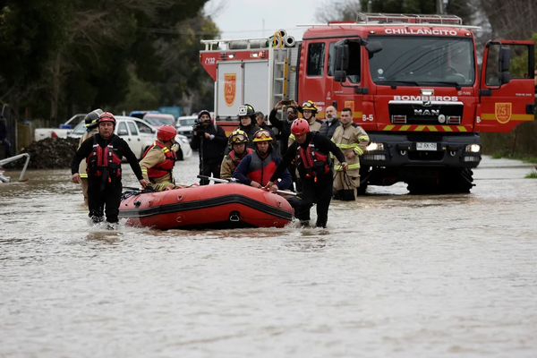 Chile: temporal deja dos muertos y cerca de 30.000 personas evacuadas