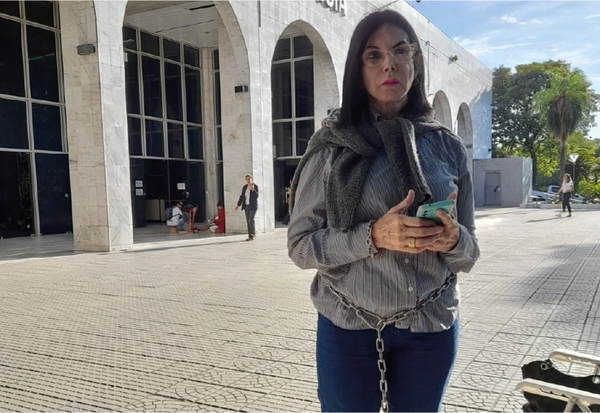 Caso Belén Whittingslow: Madre encadenada frente al PJ espera resolución