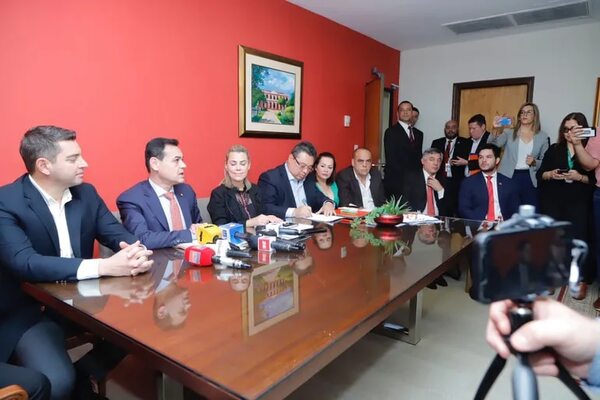 Los cartistas reculan y ahora ya no piensan derogar convenio con Unión Europea - Política - ABC Color