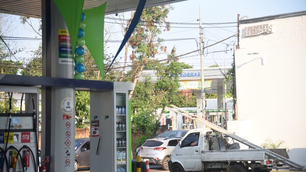 Asociación de ciudadanos recurre a Corte por aumento de gasolineras