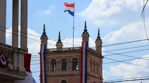 Atípico calor persistirá este martes, con temperatura cerca de 40 °C