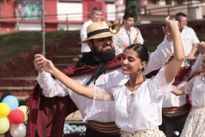 Hoy se celebra el "Día del Folklore Paraguayo"