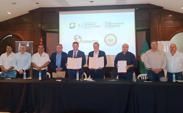 Senacsa y Fundassa firman convenio de cooperación sobre erradicación de Brucelosis Bovina