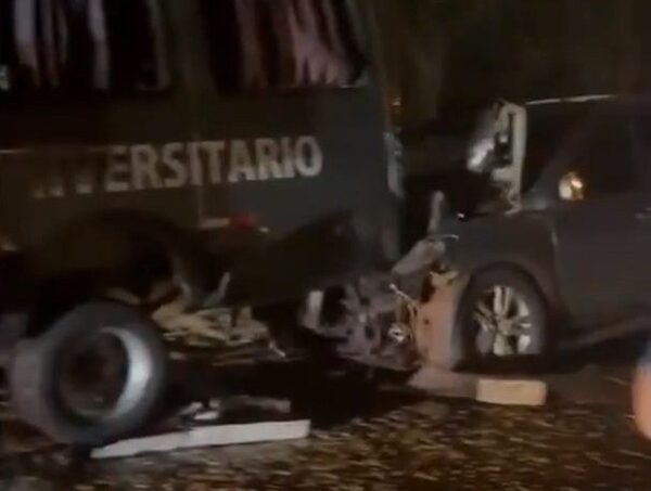 Accidente múltiple deja cuatro heridos graves en Itakyry · Radio Monumental 1080 AM